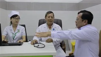 Ra mắt phòng khám chuyên gia” tại bệnh viện tuyến quận