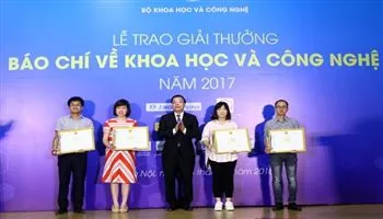 VOH đạt giải Nhì báo chí về Khoa học Công nghệ 2017