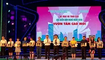 Công đoàn Viên chức TP tuyên dương điển hình học Bác, lao động giỏi lao động sáng tạo và người tốt 