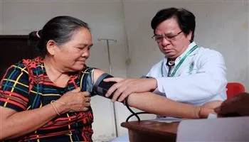 Tình người xuyên biên giới