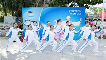 Hà Nội: Vinamilk Sure Prevent tiếp tục đồng hành cùng phong trào rèn luyện sức khỏe người cao tuổi 