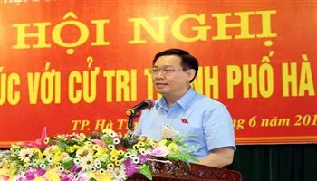 Phó Thủ tướng Vương Đình Huệ tiếp xúc cử tri tại Hà Tĩnh