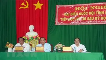 Phó Thủ tướng Trương Hòa Bình tiếp xúc cử tri Long An