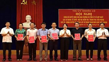Địa phương đầu tiên hợp nhất cơ quan đảng và chính quyền 