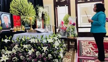 Dâng hương tưởng niệm 100 ngày mất cố Thủ tướng Phan Văn Khải