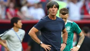 HLV Joachim Low sẽ không bị sa thải dù Đức xách vali về nước sớm