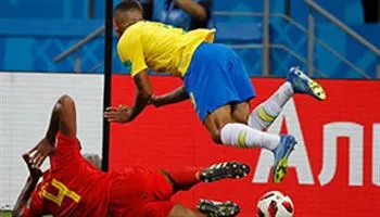 Dù có VAR nhưng trọng tài vẫn cướp quả penalty của Brazil?