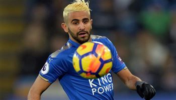 Man City mua tiền vệ Mahrez với giá kỷ lục
