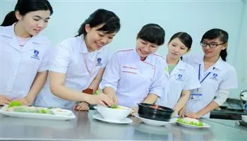 Điểm sàn xét tuyển Đại học Nguyễn Tất Thành từ 15 điểm trở lên