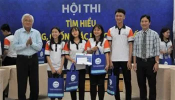 Trao giải Hội thi “Tìm hiểu về Luật Phòng, chống tác hại của thuốc lá”