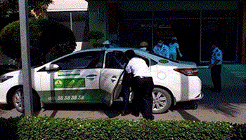 Thêm 2 bé trai chào đời trên taxi