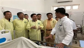Vụ tai nạn làm 13 người chết tại Quảng Nam: Bộ trưởng Nguyễn Văn Thể thăm các nạn nhân tại bệnh viện