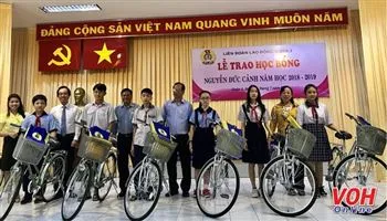 Tặng 100 phần quà cho công nhân lao động khó khăn tại tỉnh Đồng Tháp