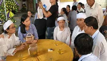 Hỗ trợ cho nữ sinh viên có ba mẹ tử nạn trong vụ TNGT ở Quảng Nam