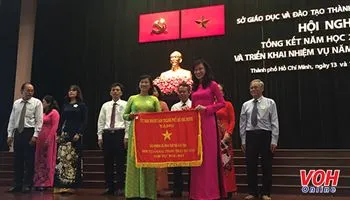 Không thể tác động đến nhân cách học sinh chỉ trong 4 bức tường lớp học  
