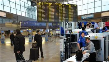 Hóa ra vật dùng này là nguồn lây bệnh ở sân bay