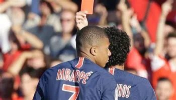 Tiền đạo Mbappe vắng mặt 3 trận đấu tới của PSG