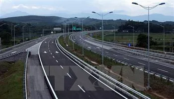 Làm đường nối cao tốc Nội Bài - Lào Cai đến Sa Pa theo hình thức BOT