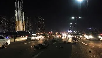 Tông vào đuôi xe tải, đôi nam nữ tử vong trên cầu Sài Gòn