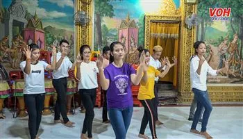 Múa truyền thống: Món ăn tinh thần không thể thiếu trong đời sống đồng bào Khmer