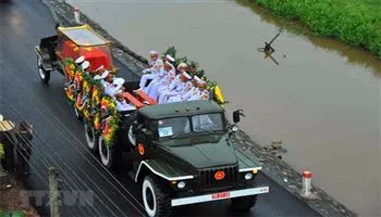 Linh cữu Chủ tịch nước đã về quê hương Ninh Bình