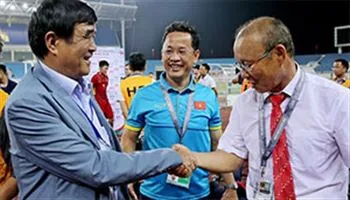 HAGL sẽ tiến cử phiên dịch viên cho HLV Park Hang-seo ở AFF Cup?