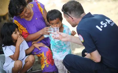 Indonesia yêu cầu các nhóm cứu trợ quốc tế rút khỏi vùng bị động đất