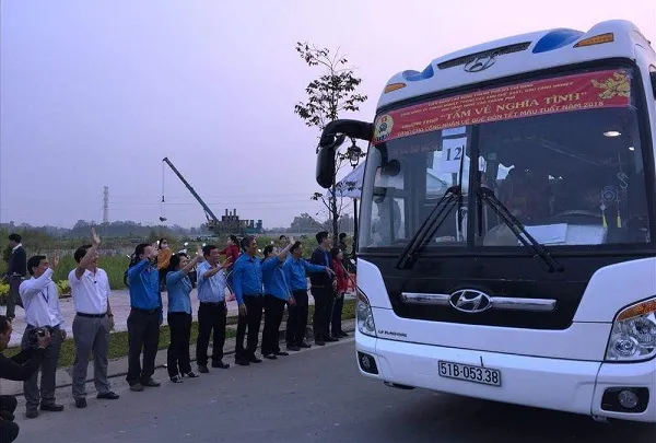 Hỗ trợ 6000 vé xe cho công nhân các KCX-KCN dịp tết 2019