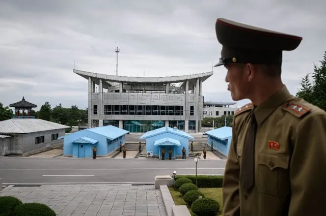Hàn - Triều thu hồi vũ khí còn sót tại làng đình chiến