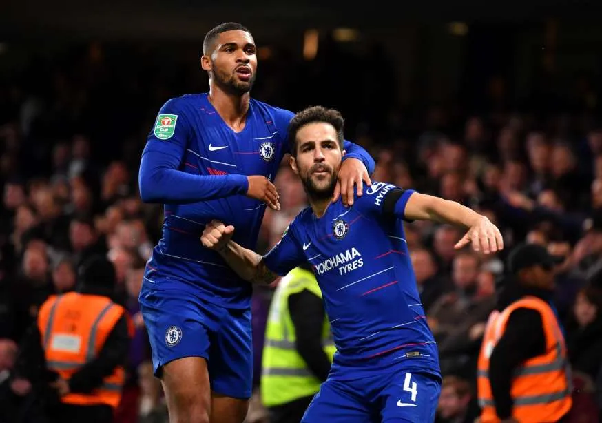 Fabregas (phải) ăn mừng bàn thắng vào lưới Derby mang chiến thắng về cho Chelsea.