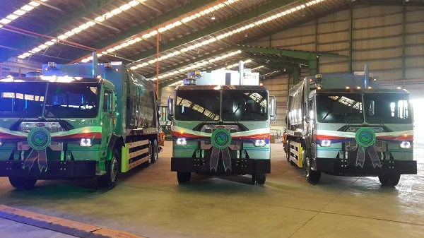 VWS trao tặng 6 xe vận chuyển rác công nghệ Hoa Kỳ cho TPHCM, tỉnh Long An và Kiên Giang