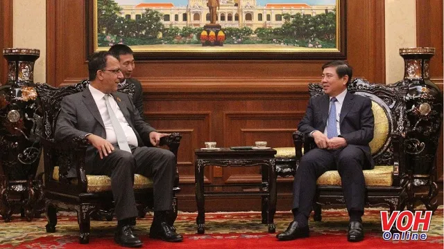 Chủ tịch UBND TPHCM Nguyễn Thành Phong tiếp Đại sứ Đặc mệnh toàn quyền Chile 