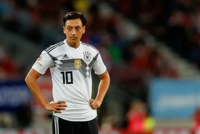 Mesut Ozil chia tay ĐT Đức sau World Cup 2018
