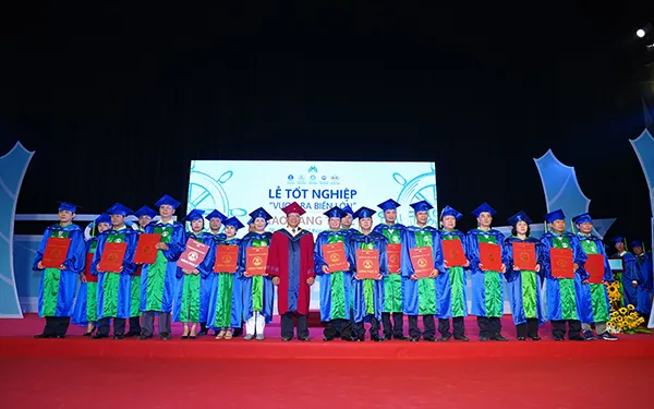 Đại học Văn Hiến sinh viên ngày tốt nghiệp