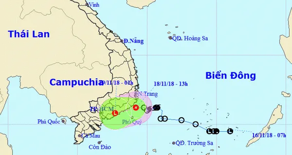 Vị trí tâm áp thấp nhiệt đới đang ở khu vực ven biển Bình Thuận - Ảnh: NCHMF