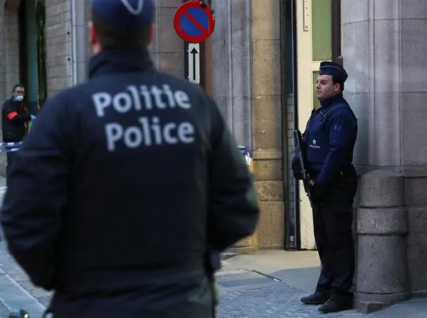 Tấn công bằng dao nhằm vào cảnh sát ở trung tâm Brussels