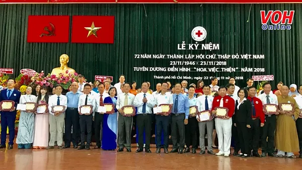  Ban chấp hành Hội chữ thập đỏ TPHCM đã tuyên dương 72 gương điển hình “Hoa việc thiện”