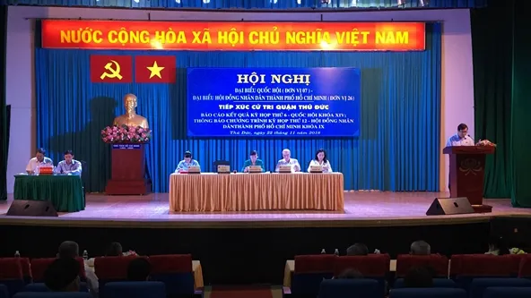 Chủ tịch HĐND TPHCM Nguyễn Thị Quyết Tâm cùng các đại biểu Quốc hội đơn vị số 7 và tổ đại biểu HĐND TPHCM đơn vị 26 tiếp xúc với các cử tri quận Thủ Đức 