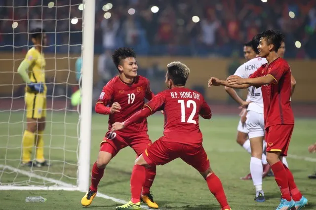 Thắng Campuchia 3-0: Việt Nam giữ ngôi đầu bảng
