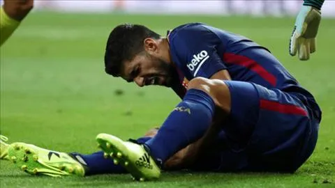 Suarez dính chấn thương trước trận gặp PSV