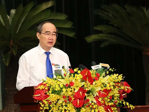 Bí thư Thành ủy Nguyễn Thiện Nhân phát biểu tại kỳ họp.