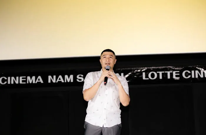 Nhà sản xuất Charlie Nguyễn chia sẻ trước khi bắt đầu chương trình.