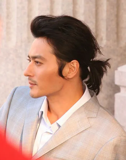 Top 15+ Kiểu tóc nam dài đẹp phong cách Nhật Bản nhất định nên thử