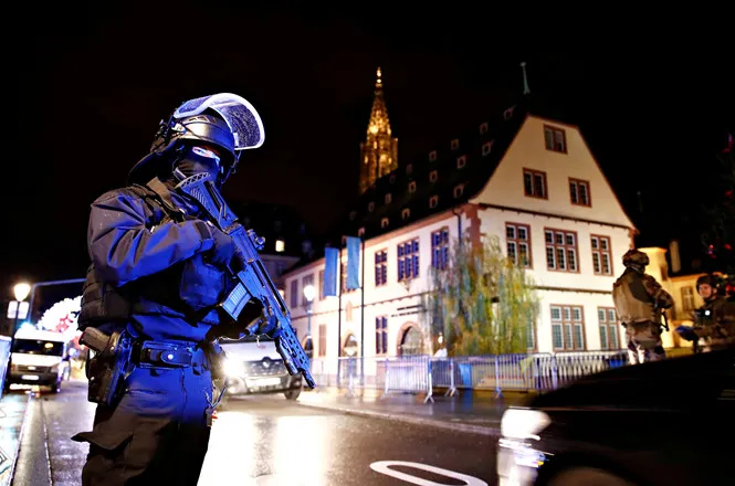 Xả súng ở Strasbourg: Pháp truy lùng nghi phạm, nâng mức cảnh báo an ninh lên cao nhất