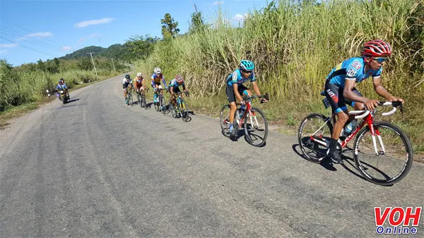 Trực tiếp Chặng 7 Cuộc đua xe đạp Nam Kỳ Khởi Nghĩa 2018: Tỉnh Attapeu (Lào) - Đắk Tô (Kon Tum) 13