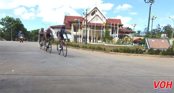 Trực tiếp Chặng 7 Cuộc đua xe đạp Nam Kỳ Khởi Nghĩa 2018: Tỉnh Attapeu (Lào) - Đắk Tô (Kon Tum) 8