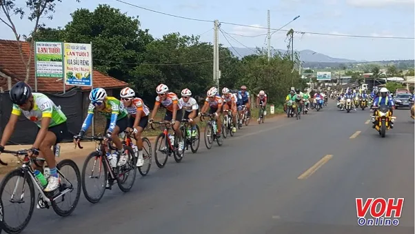 Trực tiếp Chặng 8 Cuộc đua xe đạp Nam Kỳ Khởi Nghĩa 2018: TP Pleiku đến TP. Buôn Ma Thuột 15