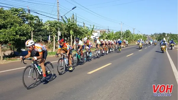 Trực tiếp Chặng 8 Cuộc đua xe đạp Nam Kỳ Khởi Nghĩa 2018: TP Pleiku đến TP. Buôn Ma Thuột 26