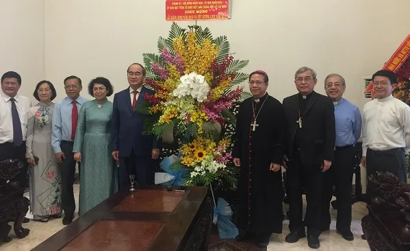 Bí thư Thành ủy Nguyễn Thiện Nhân chúc mừng Giáng sinh tại Tòa Tổng Giám mục TPHCM