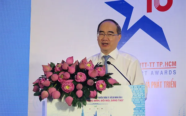 Bí thư Thành ủy TP HCM Nguyễn Thiện Nhân phát biểu tại lễ Trao giải.